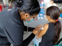 Según la Academia Pediátrica de Estados Unidos, a fecha del 29 de diciembre de 2021, 6,5 millones de niños de 5 a 11 años de edad habían recibido al menos una dosis de las vacunas contra el COVID-19. EFE/G. Amador