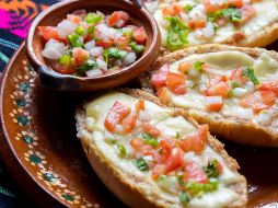 Molletes con panela. ISTOCK.