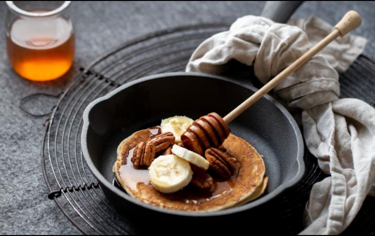 Hot cakes de avena. ISTOCK.