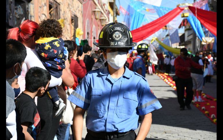 Tanto peregrinos y pobladores observaron desde viviendas la caravana.CORTESÍA/Gobierno de Tlajomulco