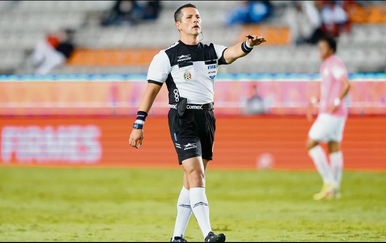 Diego Montaño Robles. El colegiado dio positivo al virus y se encuentra aislado. Imago7
