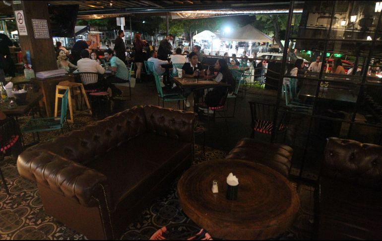 A partir del próximo 14 de enero en Jalisco se solicitará el certificado de vacunación o prueba negativa de COVID-19 para algunos eventos recreativos donde se concentren aglomeraciones. EL INFORMADOR / ARCHIVO