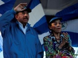 Ortega y su esposa en una foto de archivo. REUTERS