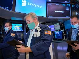 Entre las 30 cotizadas del Dow Jones, destacaron los avances de Boeing, Chevron, Salesforce y Apple. AP/C. Crow