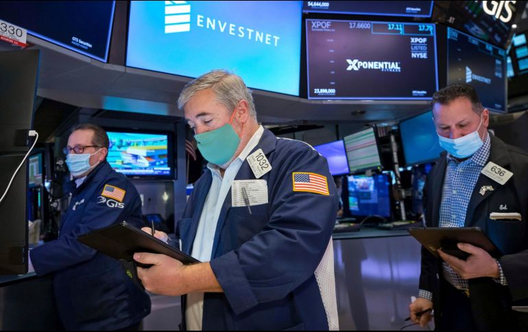 Entre las 30 cotizadas del Dow Jones, destacaron los avances de Boeing, Chevron, Salesforce y Apple. AP/C. Crow