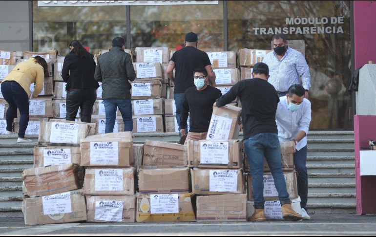 El pasado 25 de diciembre venció el plazo para la entrega de firmas que apoyan que se lleve a cabo el ejercicio de revocación de mandato. EFE/ARCHIVO