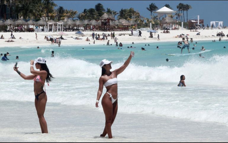 El gasto medio de los turistas de internación también alcanzó niveles récord en noviembre, al llegar a los mil 150.15 dólares. EFE/Archivo