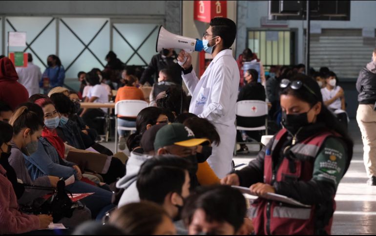 Al menos 1.3 millones de jaliscienses forman parte del grupo de rezagados. TWITTER/@saludjalisco