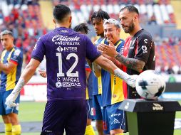 ÍDOLO. Camilo Vargas fue el último en saltar al campo. IMAGO7