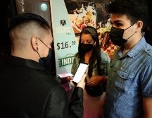 En bares, discotecas, casinos y otros centros nocturnos se pide el certificado de vacunación o prueba PCR. EL IFNORMADOR