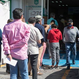 COVID: Pese a pruebas gratis, la mayoría las paga