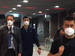 Djokovic no está vacunado, y el gobierno dijo que su presencia podría avivar la corriente antivacunas. AFP/M. Chun