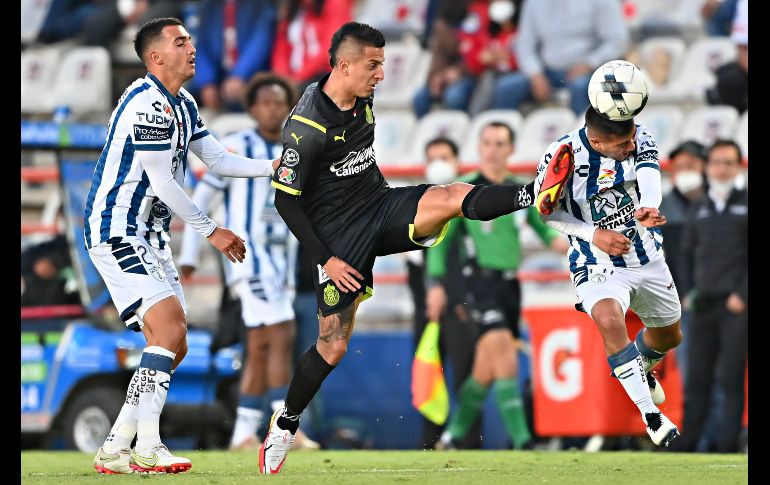 DEBUTA. Roberto Alvarado ingresó al Medio Tiempo y vio sus primeros minutos oficiales como rojiblanco. IMAGO7