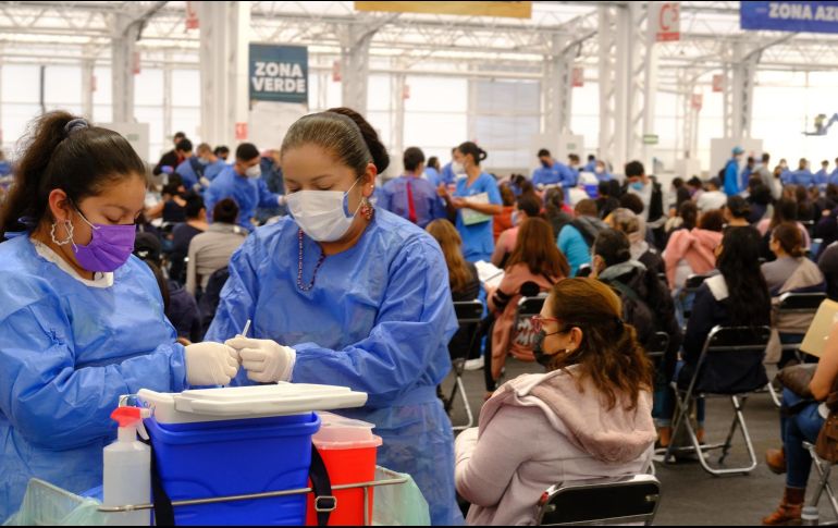 La vacuna que se aplicó al personal docente y auxiliares fue la del laboratorio Moderna. CORTESÍA/Gobierno de Jalisco