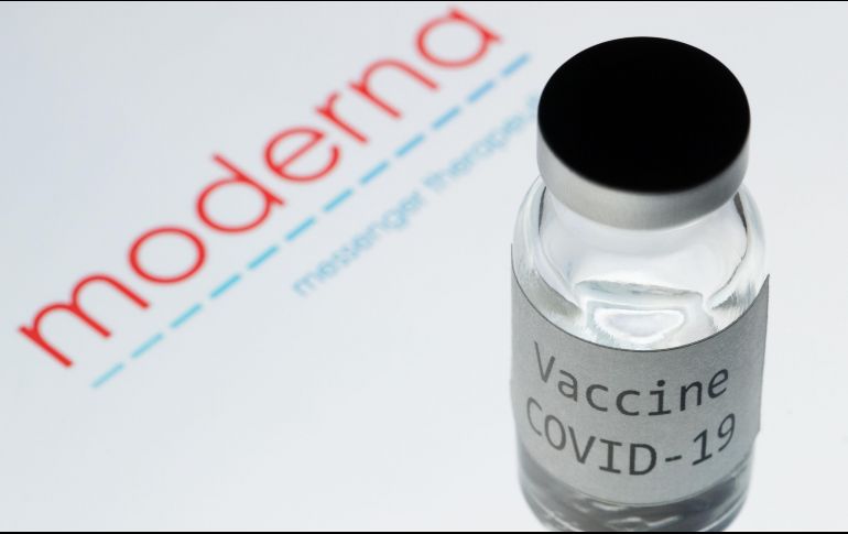 Moderna trabaja desde noviembre en una dosis especialmente dirigida a combatir la variante ómicron. AFP / ARCHIVO