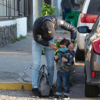 COVID en Jalisco: Pese a ómicron, familias confían en filtros para regreso a clases presenciales