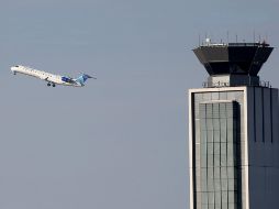 La FAA estableció zonas de amortiguamiento 5G en 50 aeropuertos en enero. AFP/S. Olson
