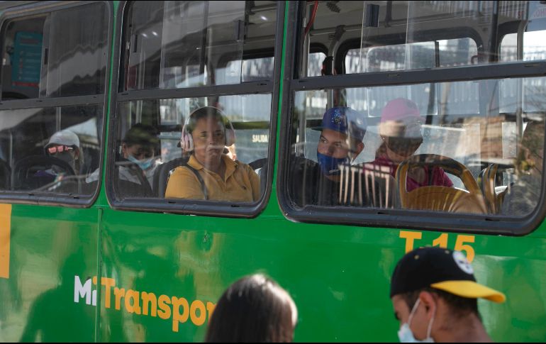 El uso de mascarilla a bordo de los camiones es una importante medida de prevención anticovid. EL INFORMADOR/G. Gallo