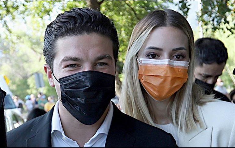 El pasado fin de semana el gobernador y su esposa llevaron a su casa a un bebé, gracias a un 