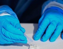 En total se aplicarán 45 mil pruebas rápidas en las escuelas y trece equipos de salud realizarán las tomas de muestra. AFP / ARCHIVO