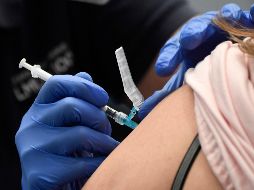 El análisis se hizo antes de que las inyecciones de refuerzo estuvieran ampliamente disponibles. AFP/T. Fallon