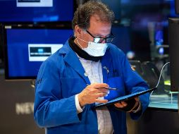 El Dow Jones cayó 0.96% a 35 mil 028.65 puntos este miércoles. AP/A. Joseph