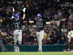 Christian Villanueva y Félix Pérez brilaron a la ofensiva conectando cada uno de ellos un jonrón, impulsando tres carreras y anotando dos. TWITTER/charrosbeisbol
