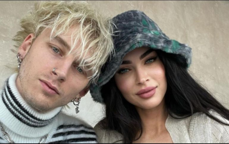 Este lunes la actriz de 36 años, compartió una publicación la cual se aprecia que lleva un puesto un jumpsuit azul con muchos brillosI. INSTAGRAM/@meganfox