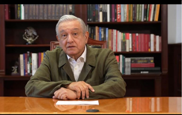 El Presidente reapareció este sábado, luego de que ayer viernes se realizó un cateterismo cardíaco en el Hospital Central Militar. FACEBOOK / Andrés Manuel López Obrador