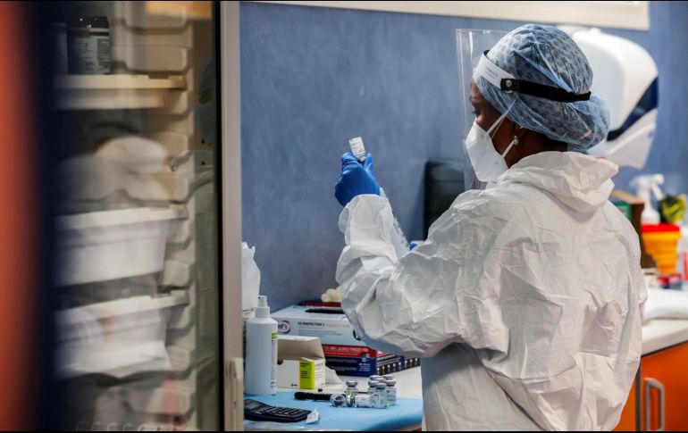 La Secretaría de Salud Jalisco reportó 646 pacientes internados por COVID-19 en nosocomios públicos. EFE/G. Lami