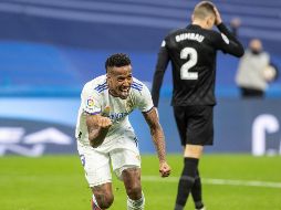 SIGUEN. El Real Madrid mantiene los cuatro puntos de ventaja sobre el Sevilla. EFE/R. Muñoz