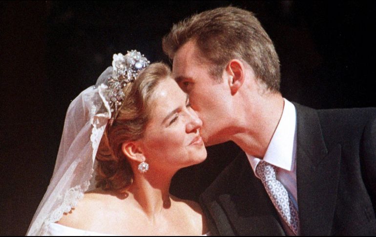 La pareja se casó en octubre de 1997 en una fastuosa ceremonia en Barcelona. AFP / ARCHIVO