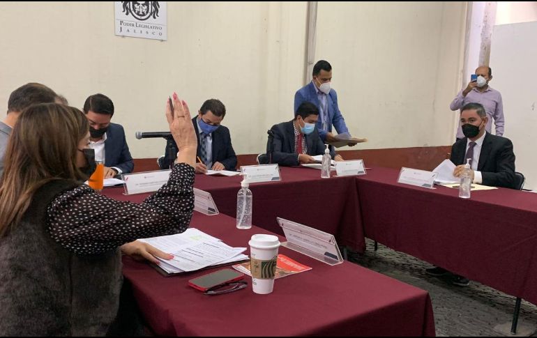 Diputados de la Comisión legislativa de Responsabilidades avalaron el dictamen sobre el juicio de procedencia en contra del magistrado José de Jesús Covarrubias, con tres votos a favor y una abstención. ESPECIAL /