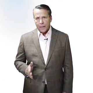 Viral: ¡Y no fue Carlos Trejo! Captan golpiza a Alfredo Adame en plena calle