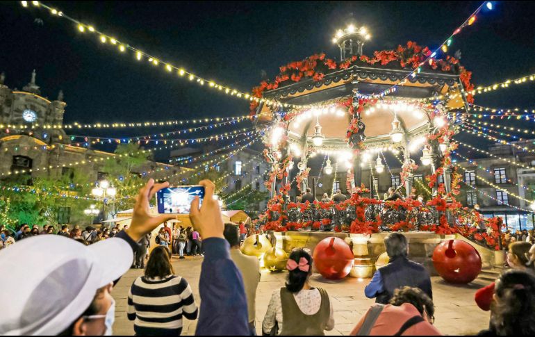 Con Ilusionante, las visitas al Centro Histórico incrementaron en la temporada navideña. ESPECIAL