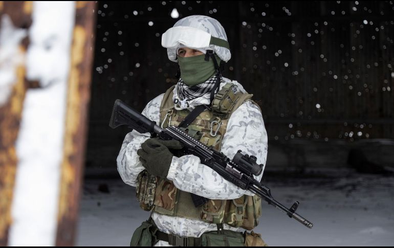 Soldados de Ucrania son el primer frente de defensa armada ante una posible invasión de Rusia. EFE/S. Kozliuk