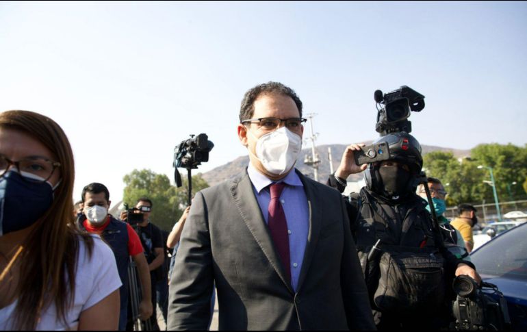 Alejandro Rojas, abogado de Emilio Lozoya, a su salida del Reclusorio Norte, donde se realizó la audiencia en la que se negó a su cliente llevar el proceso en libertad. SUN/G. Espinosa