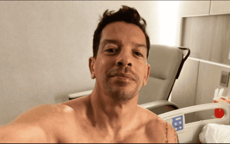 Maribel Guardia, Latin Lover y Eduardo Santamarina son otros de los famosos que han escrito en la publicación de Yahir, que ya suma más de 34 mil 