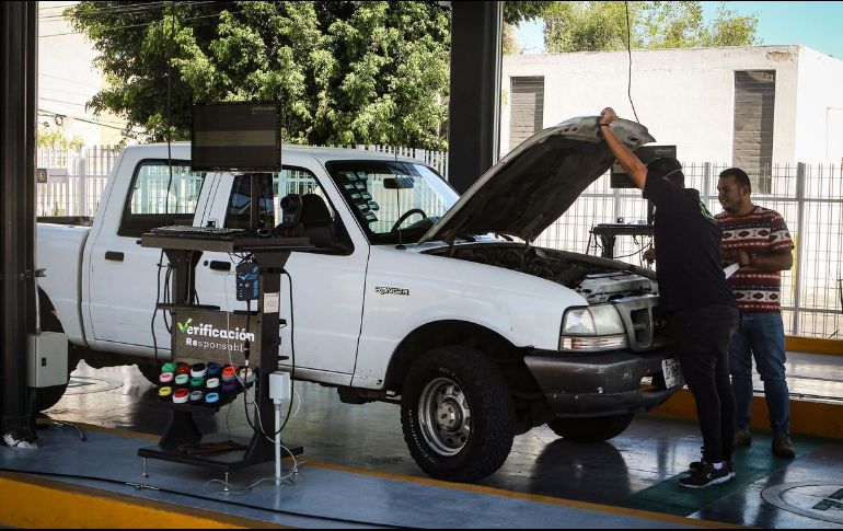 La verificación vehicular tiene un costo de 500 pesos. EL INFORMADOR / ARCHIVO