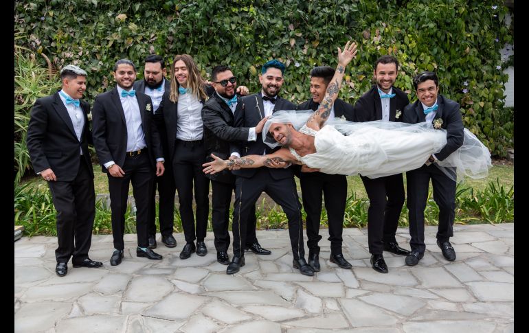 Novio con sus mejores amigos. GENTE BIEN JALISCO/JORGE SOLTERO