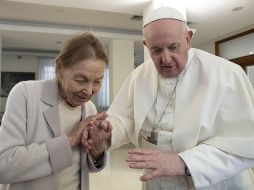 El Papa Francisco se reunió hoy en el Vaticano con la poetisa hebrea de origen húngaro y sobreviviente del Holocausto Edith Bruck. EFE