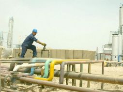 Según Pemex, a pesar de que la venta de gasolinas se estancó el factor precio puso a sus finanzas en buena posición. EFE/ H. Al-Mousawi