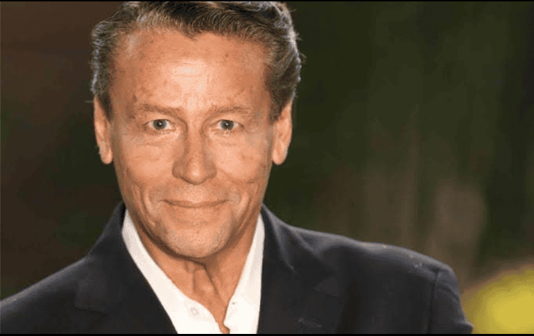 Alfredo Adame aprovechó la visita a la Fiscalía para entregar pruebas en contra de Gustavo Adolfo Infante y Carlos Trejo por tentativa de homicidio. FACEBOOK/La ley de Adame