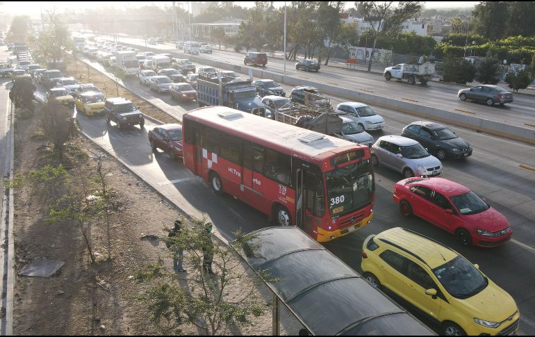 La ruta 380, que saldrá de circulación con la entrada en operaciones del Peribús, se despide como la ruta con mayor demanda, la que mayor derrotero cubría y la que más accidentes protagonizó en la ZMG. EL INFORMADOR