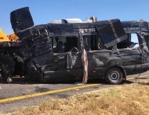 La volcadura ocurrió antes de las 08:00 horas en la autopista León-Aguascalientes en el kilómetro 35 en Lagos de Moreno. ESPECIAL