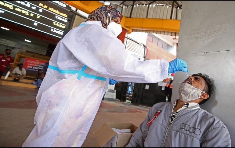 La capital, Moscú, continúa siendo el principal foco de la epidemia en Rusia. EFE/J. Nv