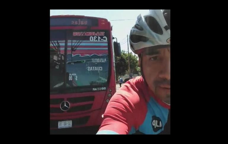 El ciclista grabó la agresión con una cámara que tenía instalada en su bicicleta.  ESPECIAL