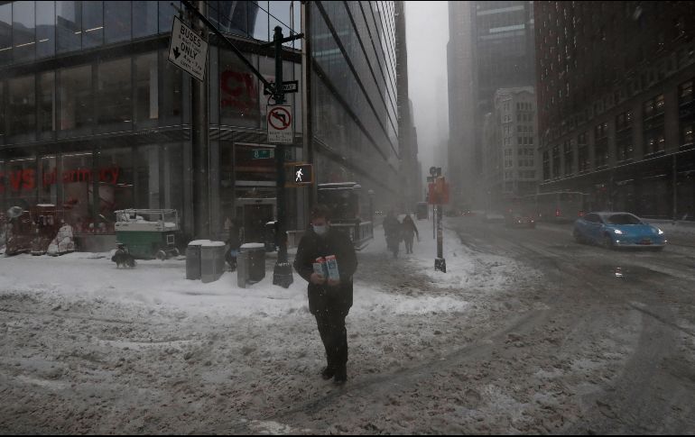 Nueva York es uno de los sitios más afectados por la tormenta invernal. EFE
