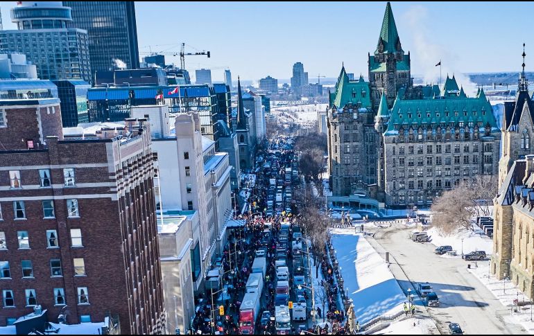 La Policía esperaba 10 mil manifestantes en ocho convoys integrados por varios cientos de vehículos. EFE/A. Pichette