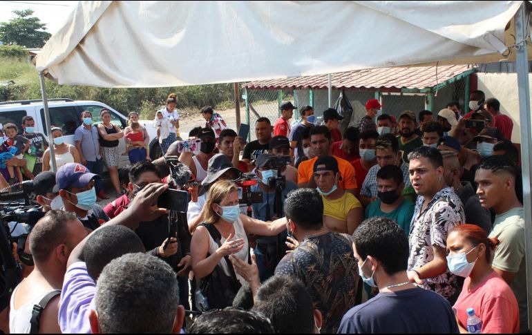 México ha interceptado a más de 252 mil migrantes indocumentados de enero a noviembre y deportó a más de 100 mil en el mismo periodo. EFE / J. Blanco